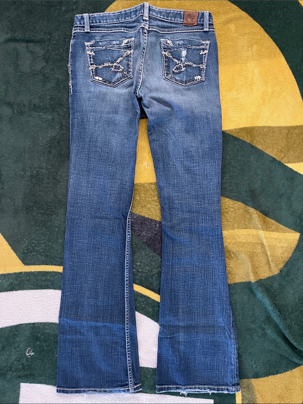 BKE Women's Medium Blue Flare Jeans w/ Embroidered Back Pockets. Size 28x35 1/2